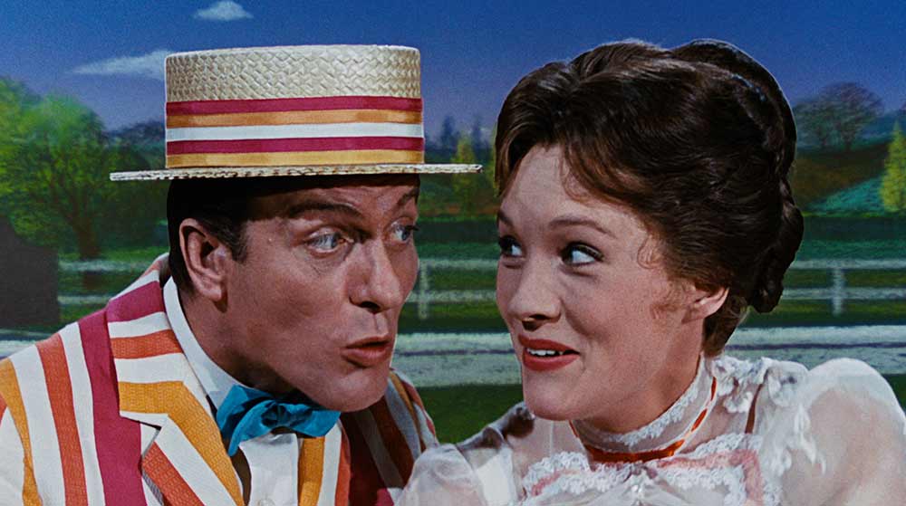 Dick van Dyke e Julie Andrews em "Mary Poppins" Créditos: Disney